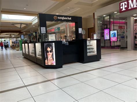 Sunglass Hut Locations in Brookfield, WI .